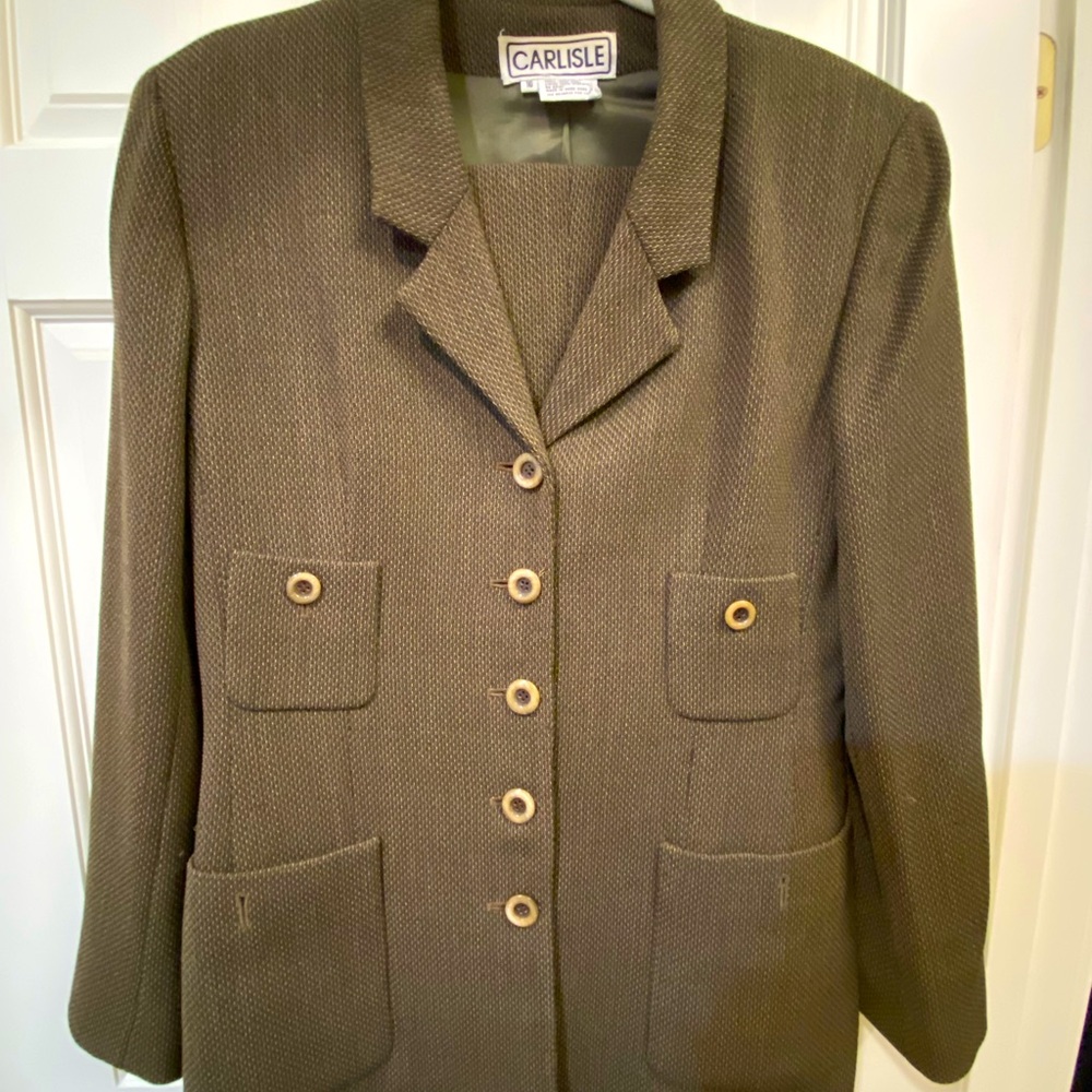 Carlisle designer suit. Gorgeous fabric with a fabulous professional couture.